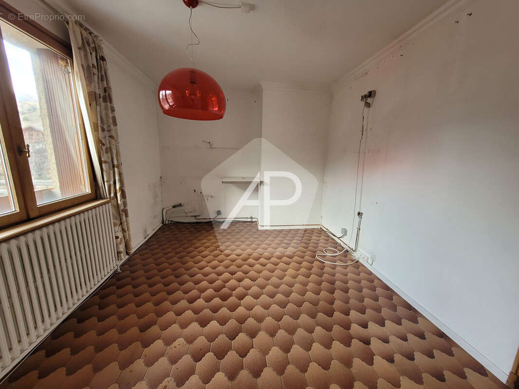 Maison 267 m² à Saint-Chaffrey  - photo 4