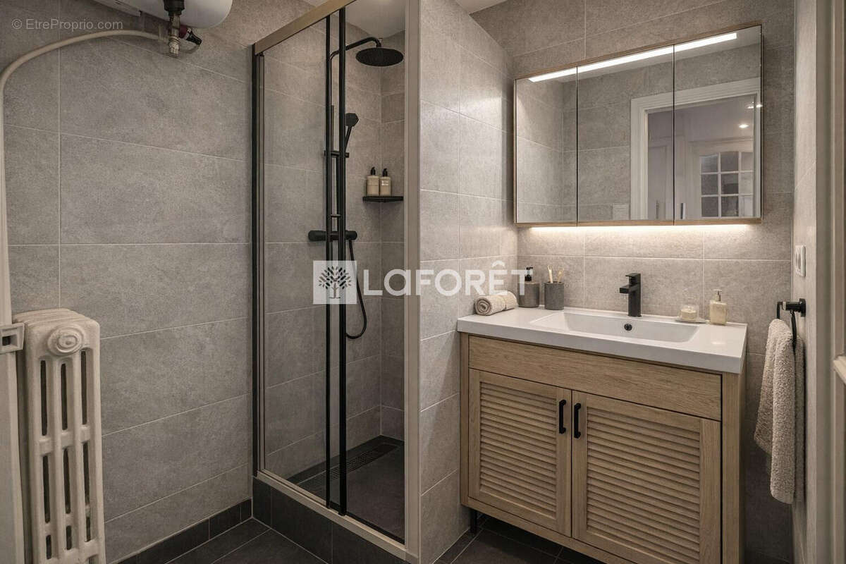 Appartement à MARSEILLE-2E