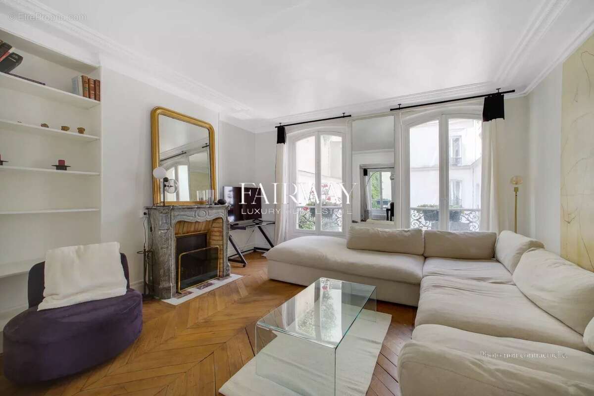 Appartement à PARIS-16E