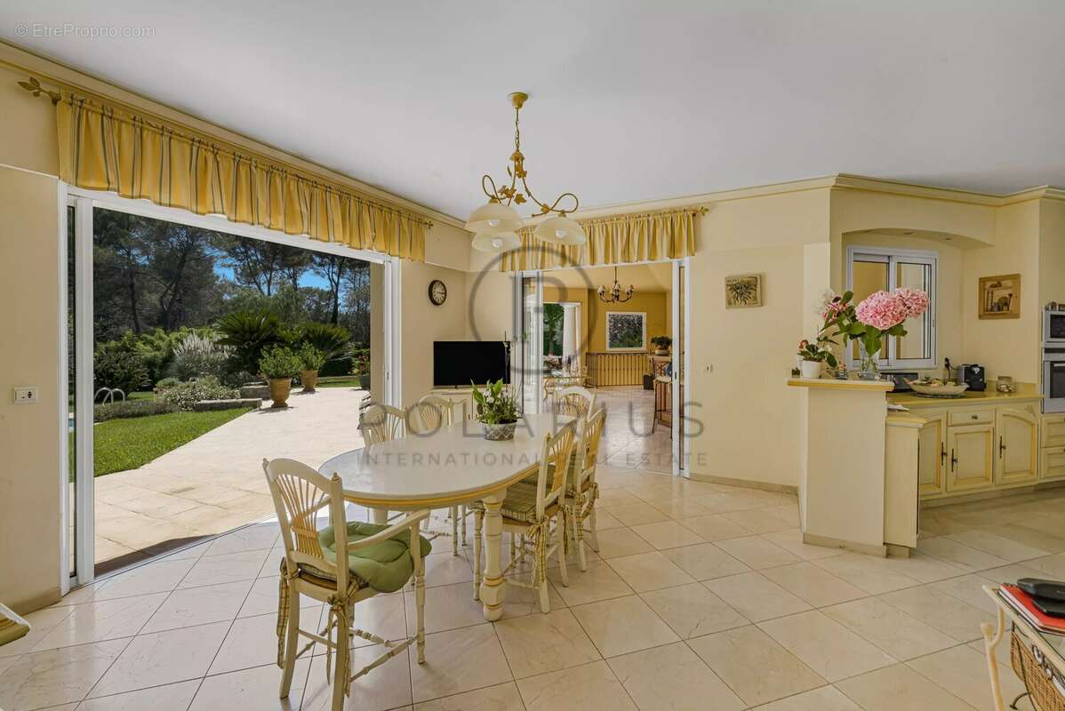 Maison à MOUGINS
