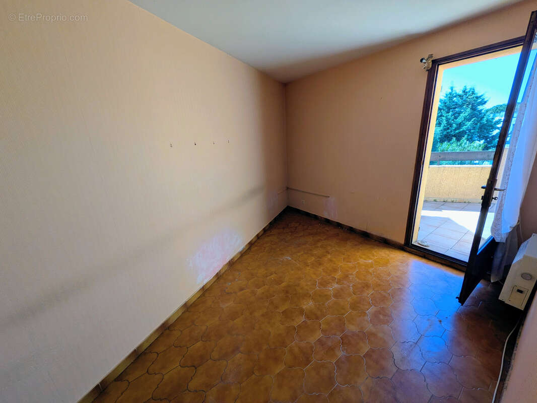 Appartement à SAINT-CYR-SUR-MER