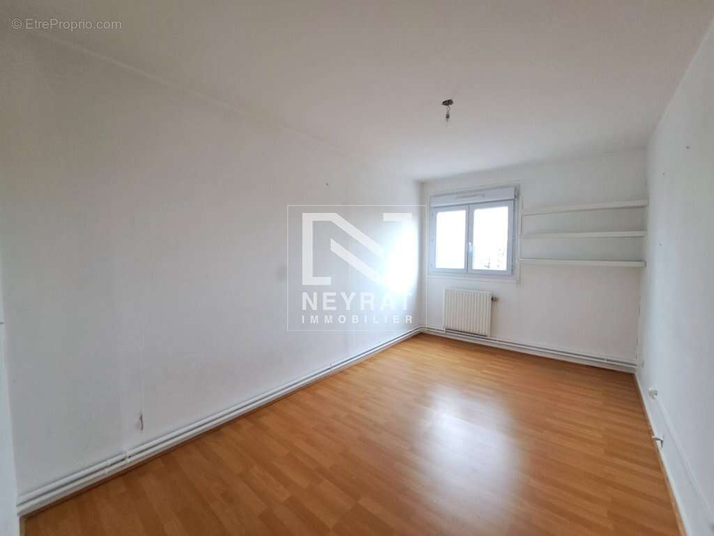 Appartement 64 m² à Luzy  - photo 4
