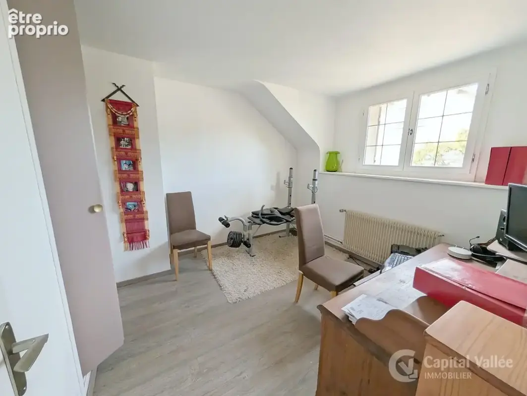 Meulière rénovée, 120 m2, 4 chambres, jardin arboré de 727 m2 et garage, au calme - photo 11