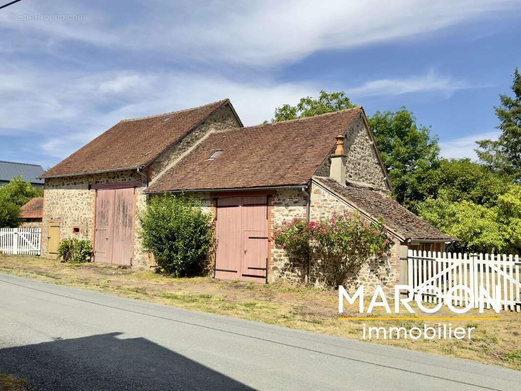 Ensemble de 2 maisons sur le secteur des 3 lacs - photo 3