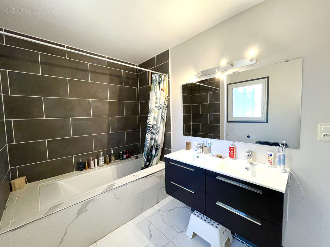 Maison à ENSUES-LA-REDONNE