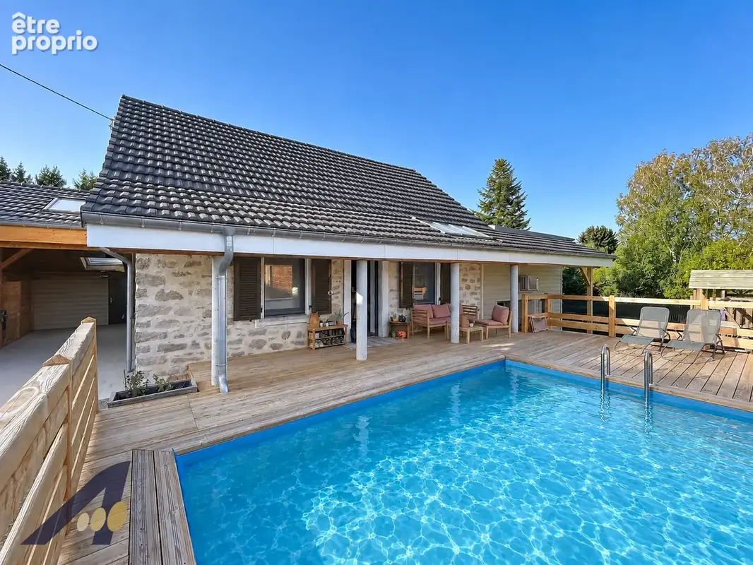 Photo Maison à Montreux-Chateau au prix de 378 000€