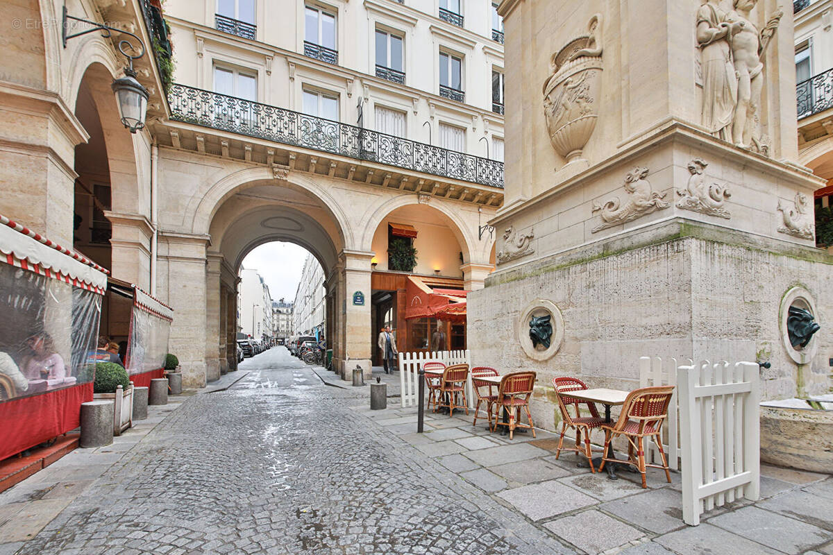 Appartement à PARIS-7E