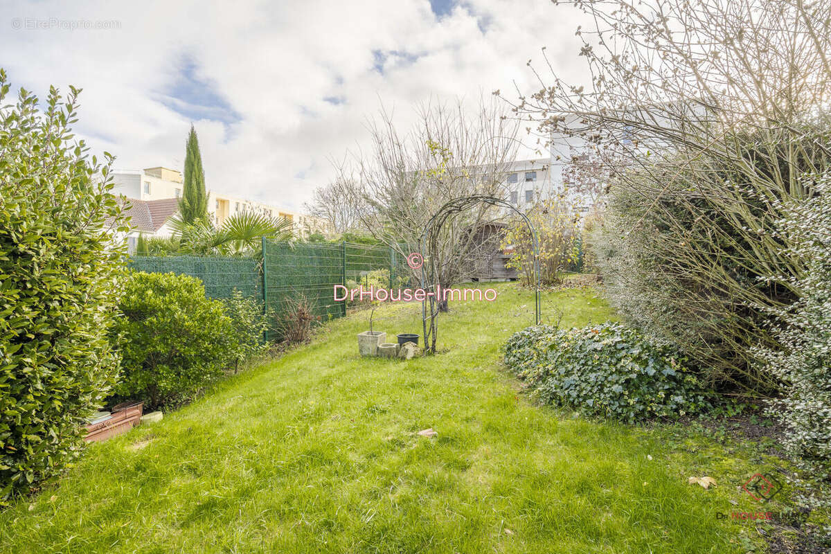 Maison à BRY-SUR-MARNE