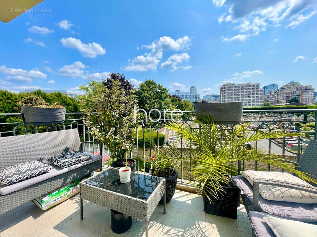 Appartement à LA GARENNE-COLOMBES