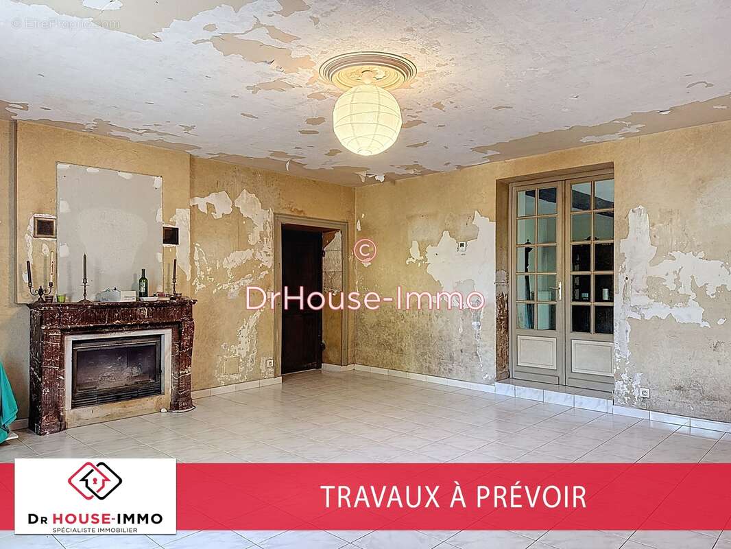 Maison à MANZAC-SUR-VERN