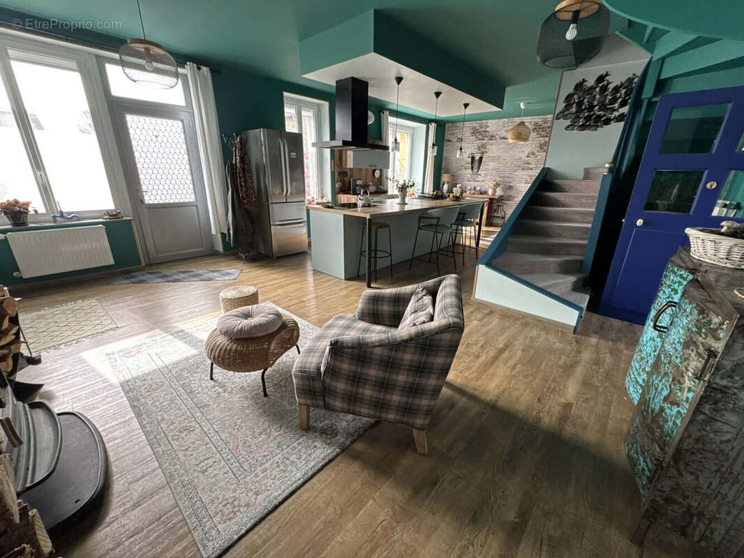 Maison 173 m² à Celles-Sur-Durolle  - photo 4