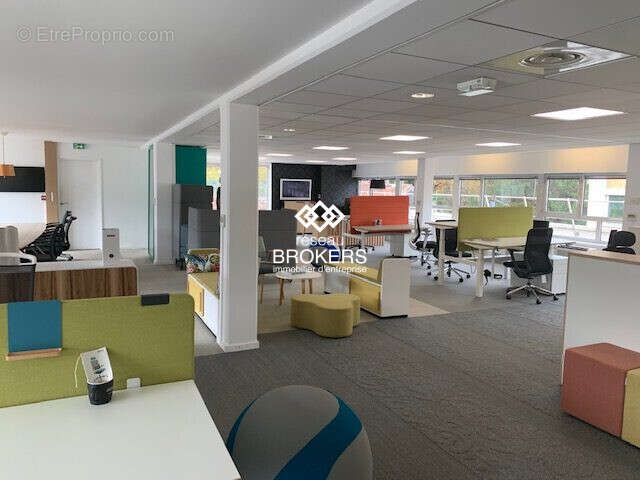 Commerce à SAINT-CLOUD