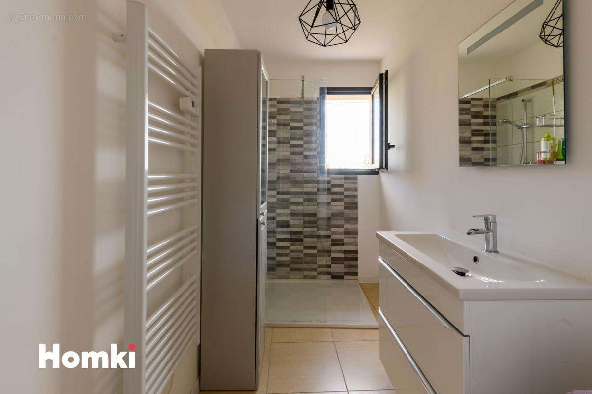 DPE C Appartement récent 3 pièces de 59 m2 avec terrasse et parking  à Gallargues-le-Montueux - photo 8