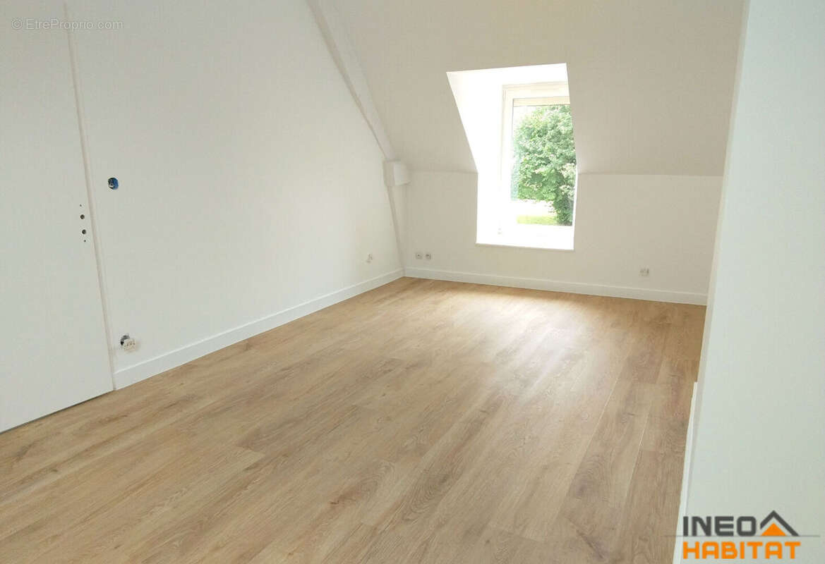 Maison à BOURG-DES-COMPTES