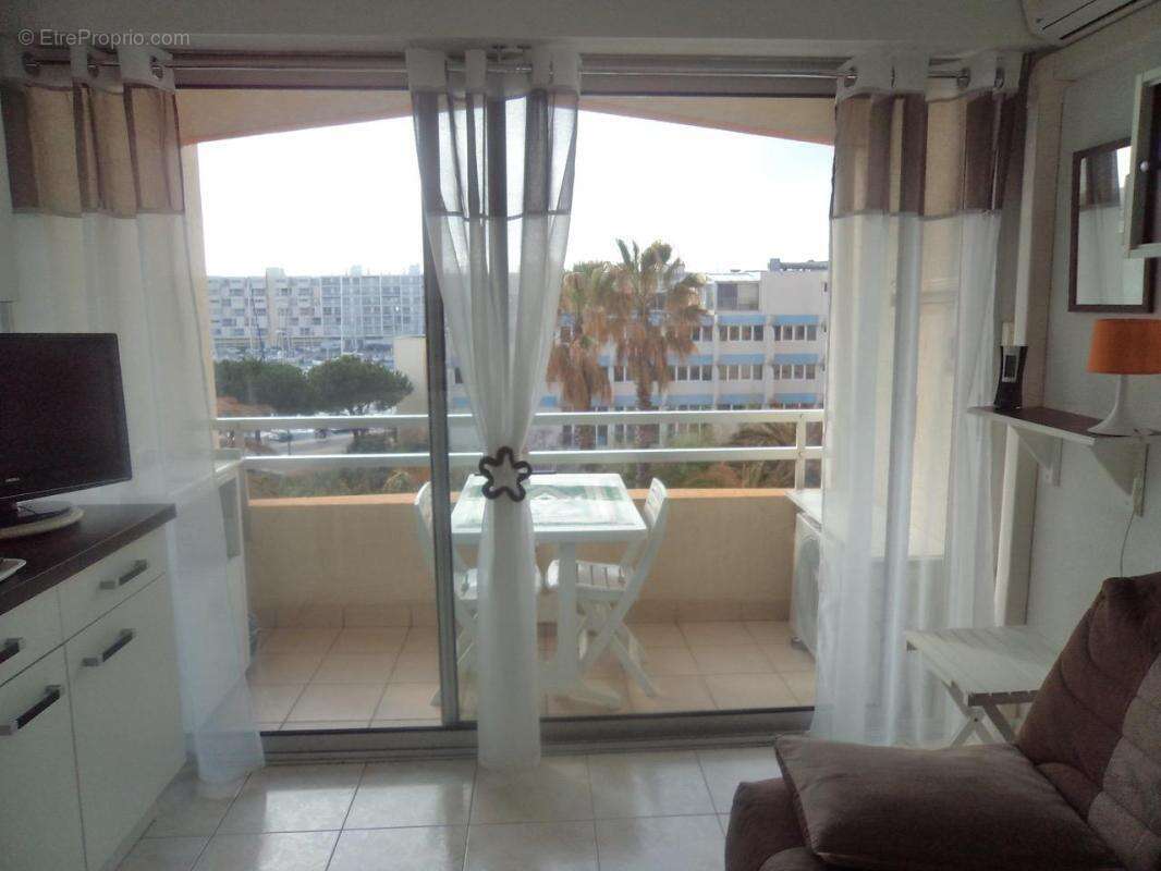 Appartement à MAUGUIO
