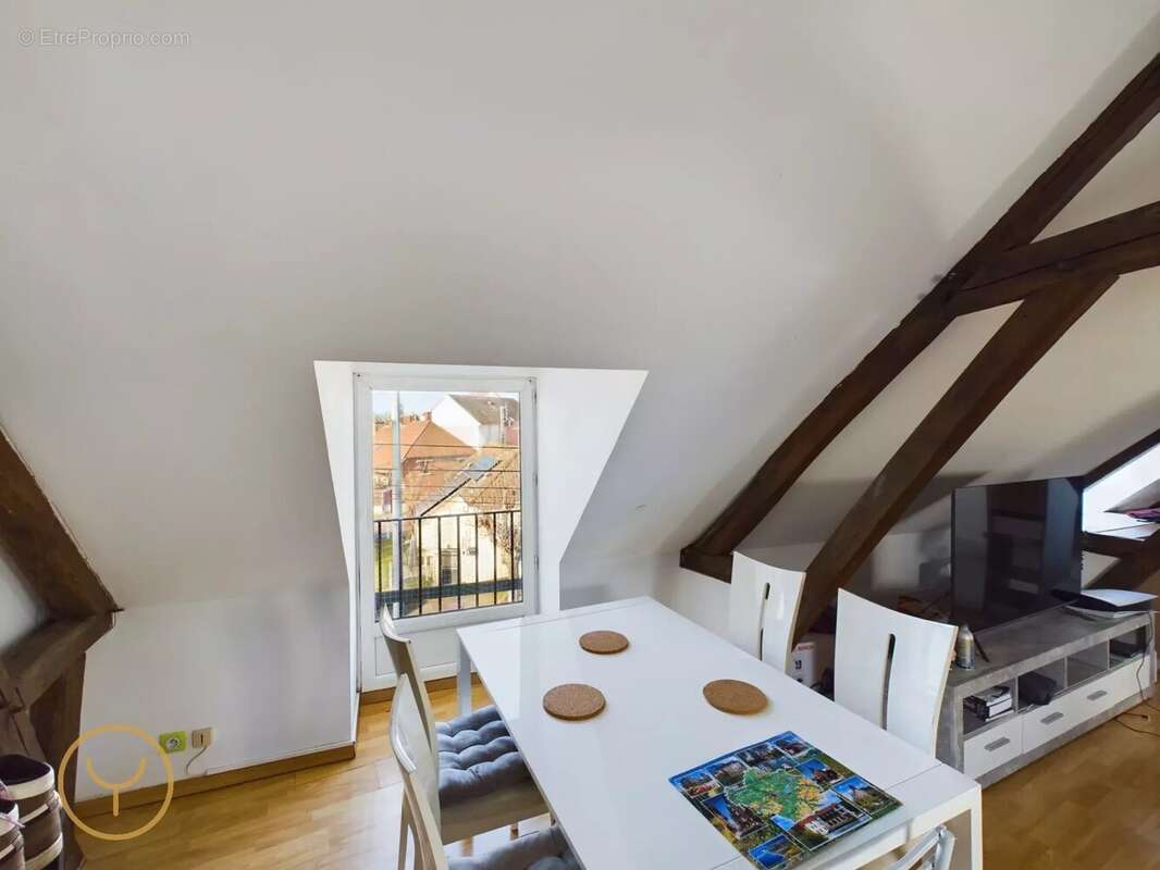 Appartement à PONT-SAINTE-MARIE