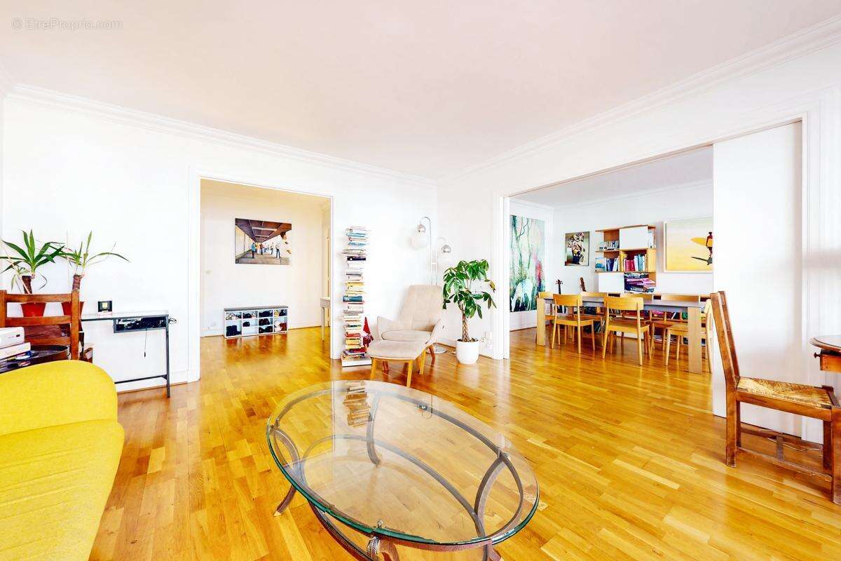 Appartement à PARIS-7E