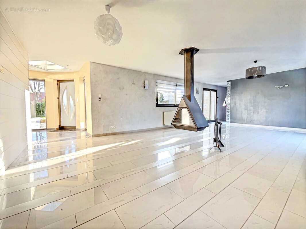 Maison à TOURS-EN-VIMEU