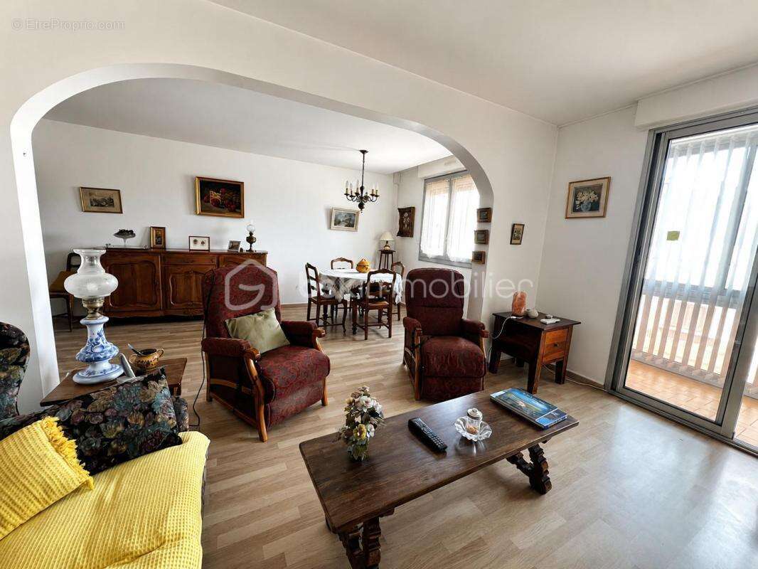 Appartement à DECINES-CHARPIEU