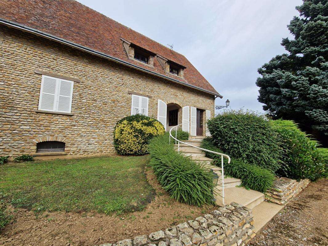 Maison 179 m² à Sainville  - photo 18
