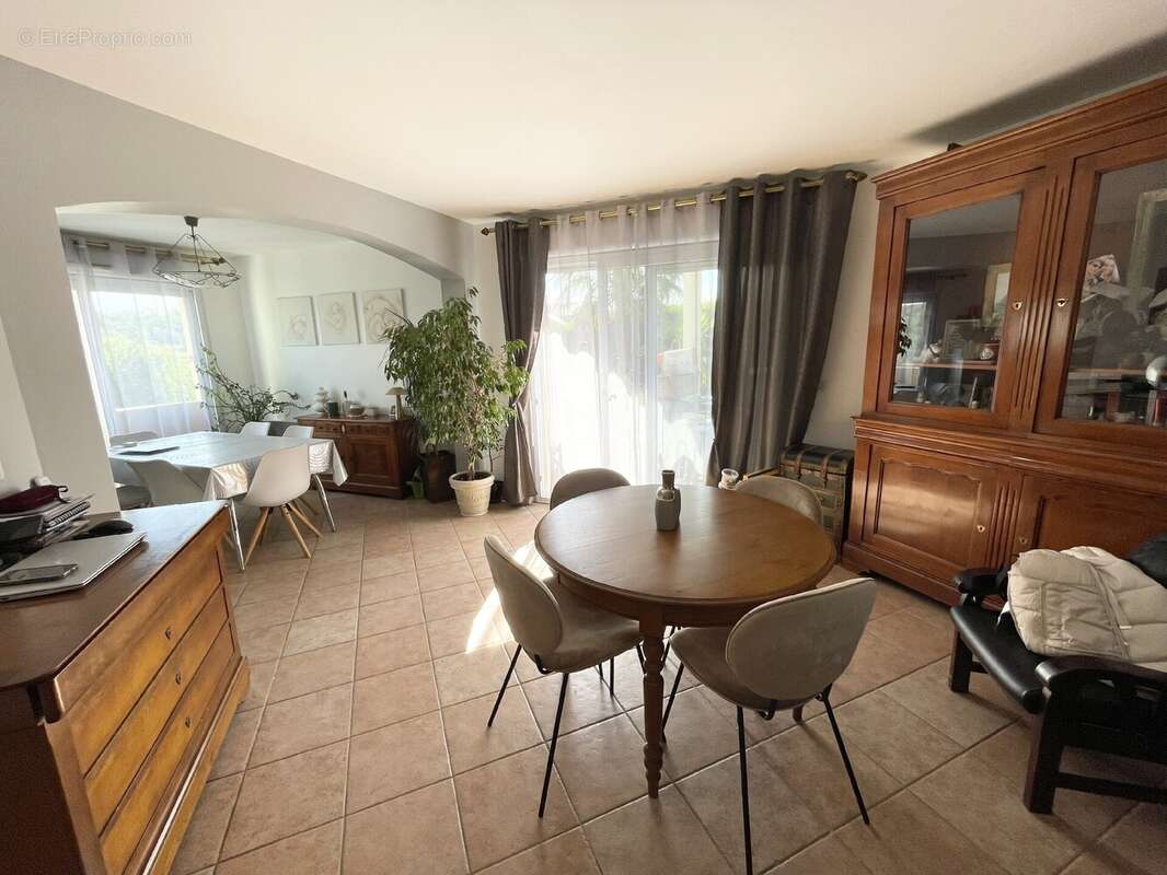 Maison à CONTAMINE-SARZIN