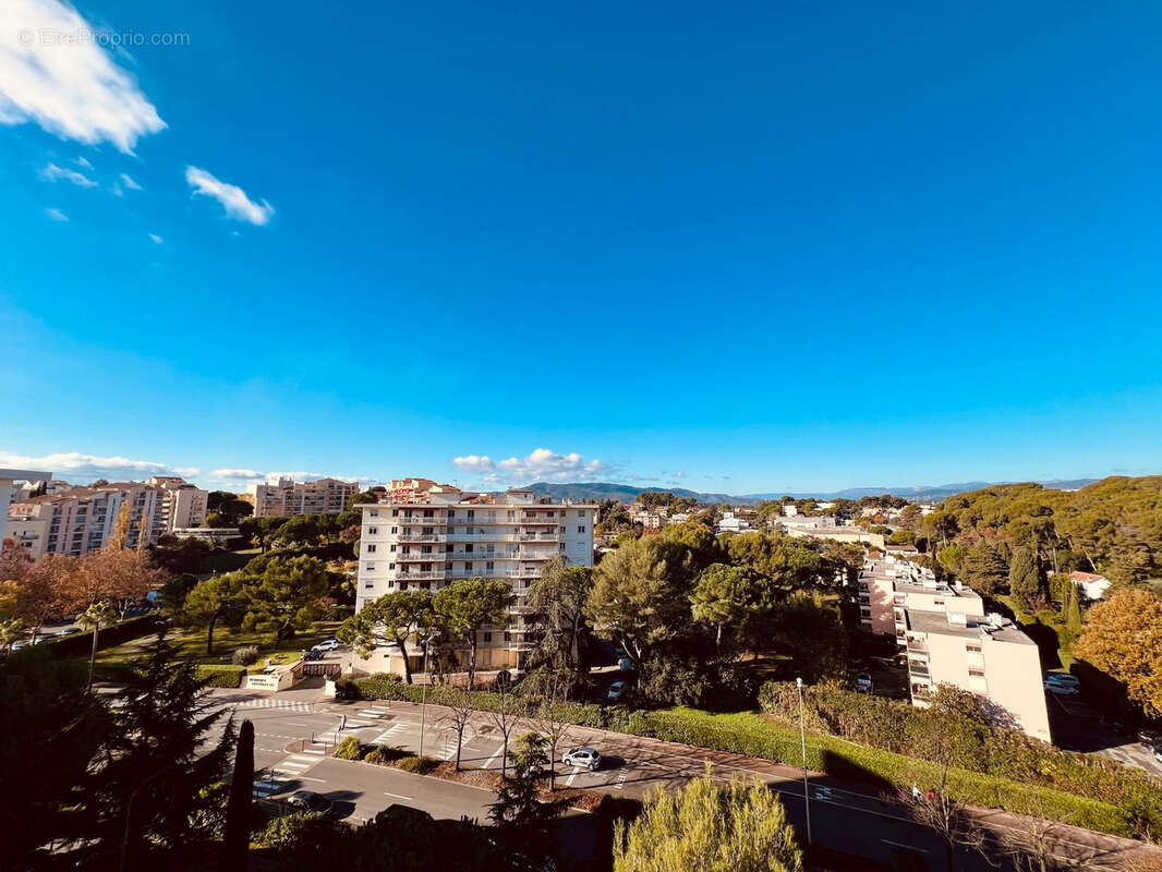 Appartement à LE CANNET