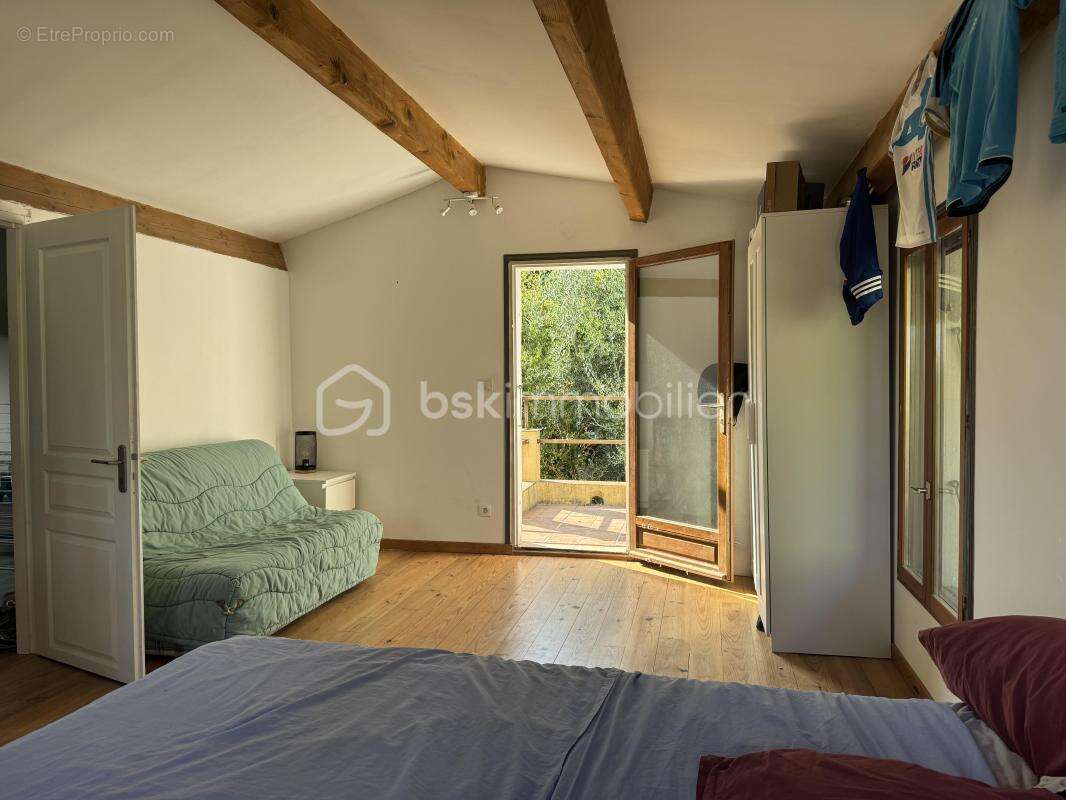 À La Roquebrussanne ( 83136), maison de charme dans un écrin de nature avec panorama exceptionnel, grand terrain et piscine - photo 20