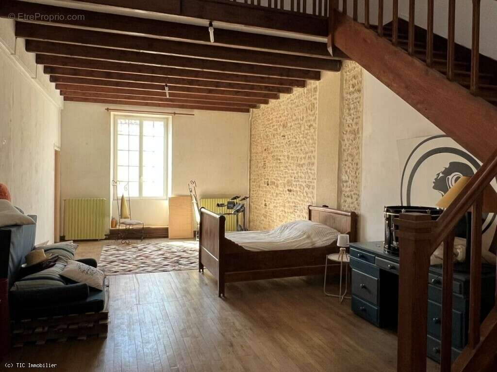 Maison à RUFFEC