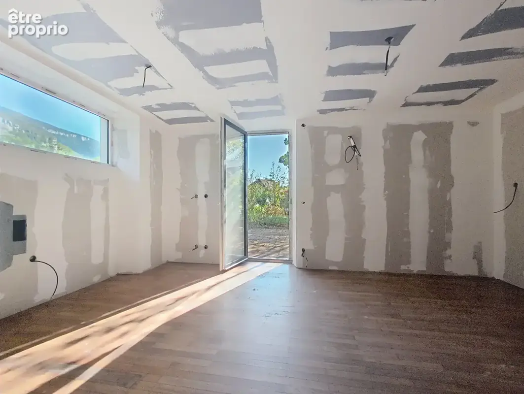 Maison de 150 m2 à personnaliser au coeur de Cusy - Jardin et stationnements - photo 2