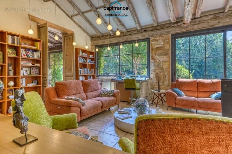 Propriete à vendre à Beaumontois en Périgord, Maison et gîte de 340m2 habitables sur 1,7ha avec piscine - photo 4