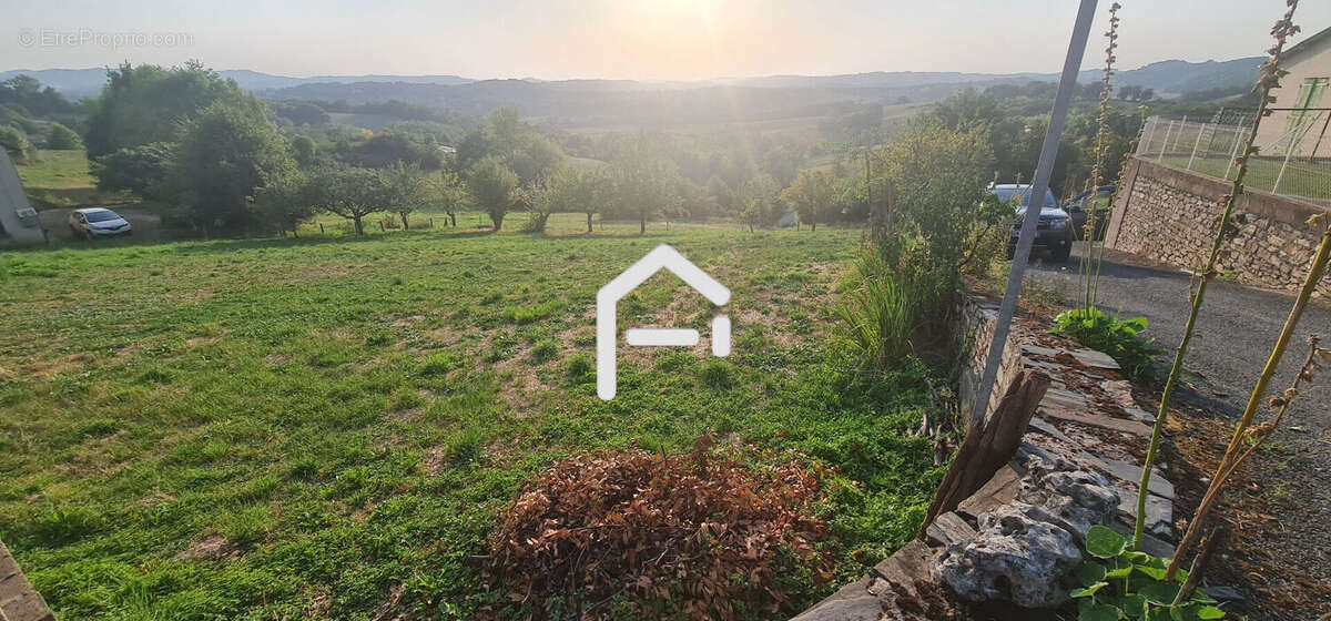 Terrain 1437 m² à Objat  - photo 6