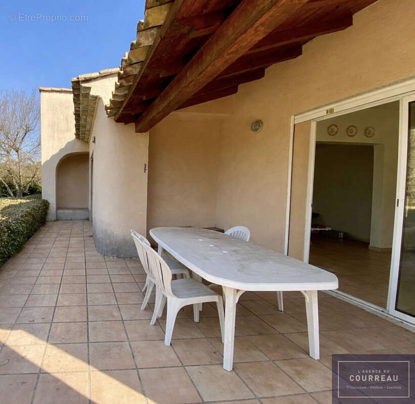 MAISON T5 de 163 M2 avec terrasses, piscine & garage - photo 9
