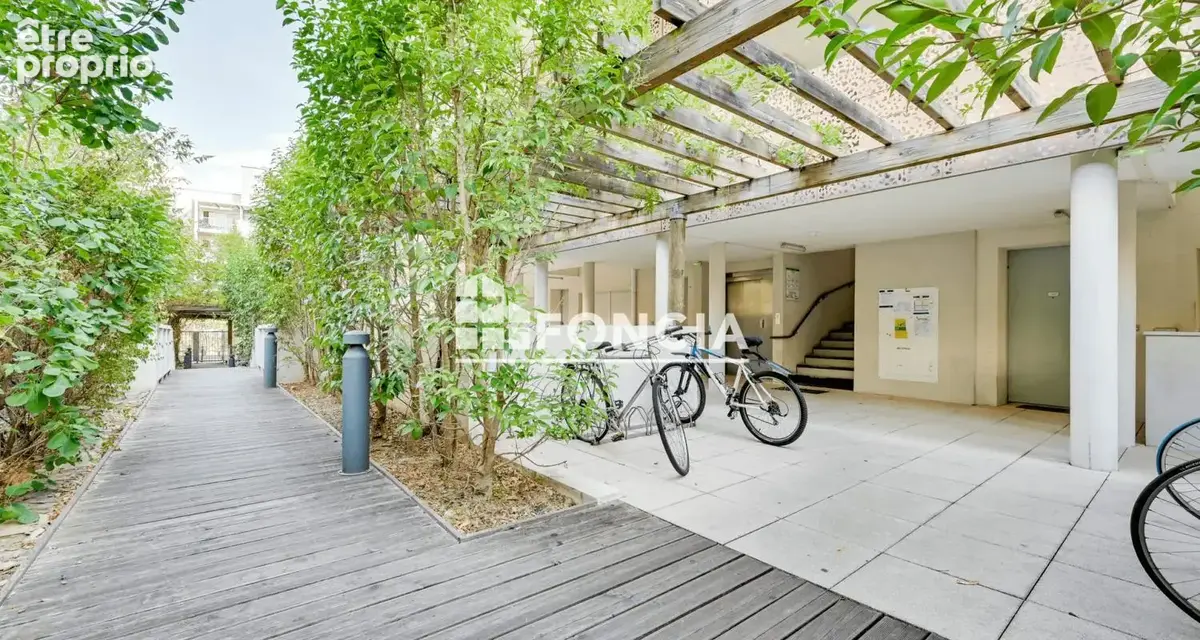 Villeurbanne (Villette-Paul Bert) – Appartement T3 de 67 m² avec balcon et garage boxé, proche tramway et gare de la Part-Dieu - photo 10