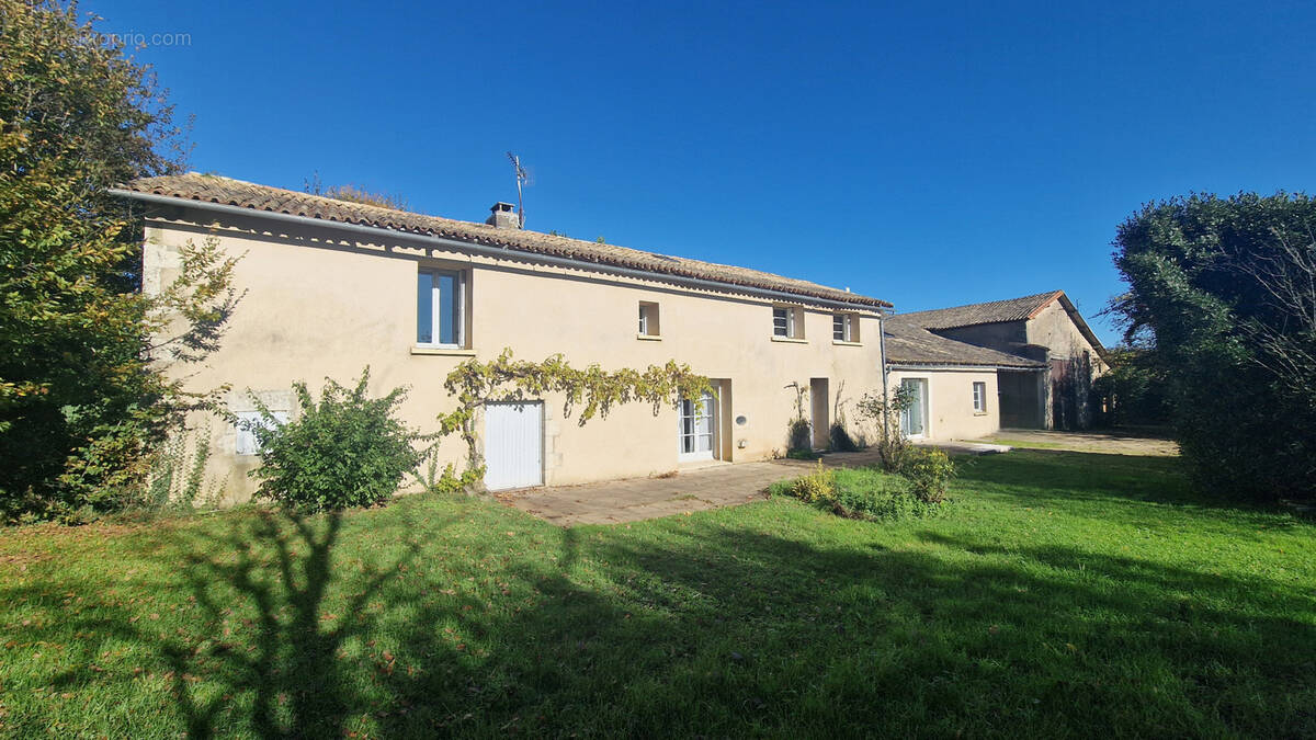 Maison à CELLE-LEVESCAULT