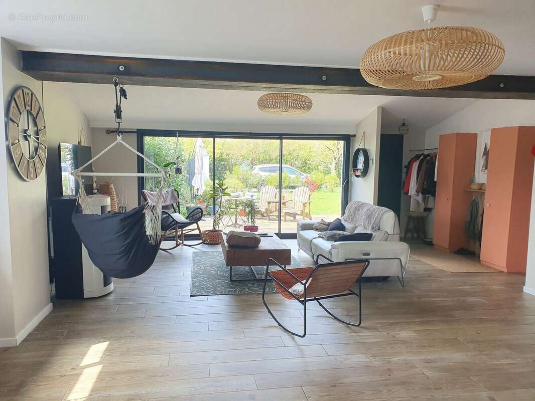 Maison à CHENAC-SAINT-SEURIN-D'UZET