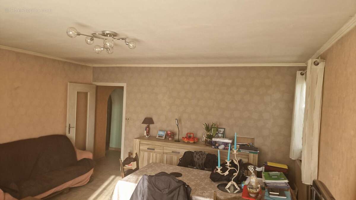 Maison à MONTELIMAR