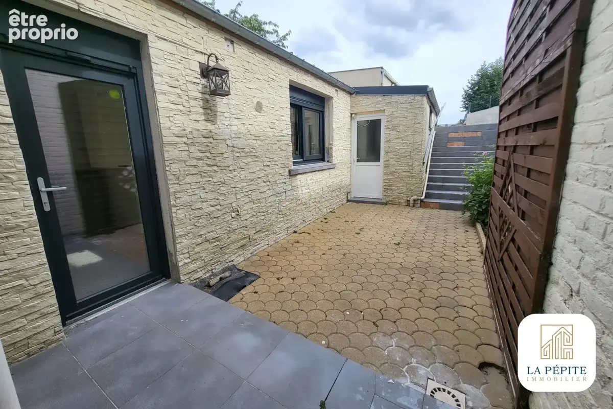 Maison semi-individuelle rénovée - 108,8 m2 - 3 chambres - Terrain, garages et dépendances - photo 24
