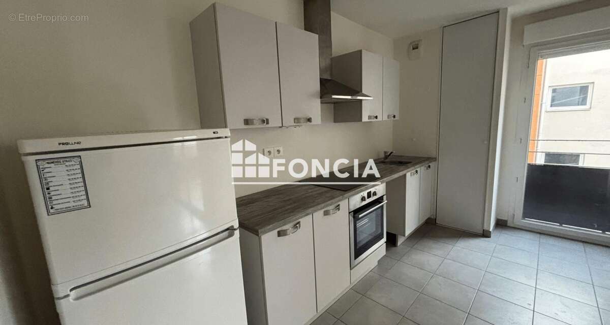 Appartement à MEYZIEU