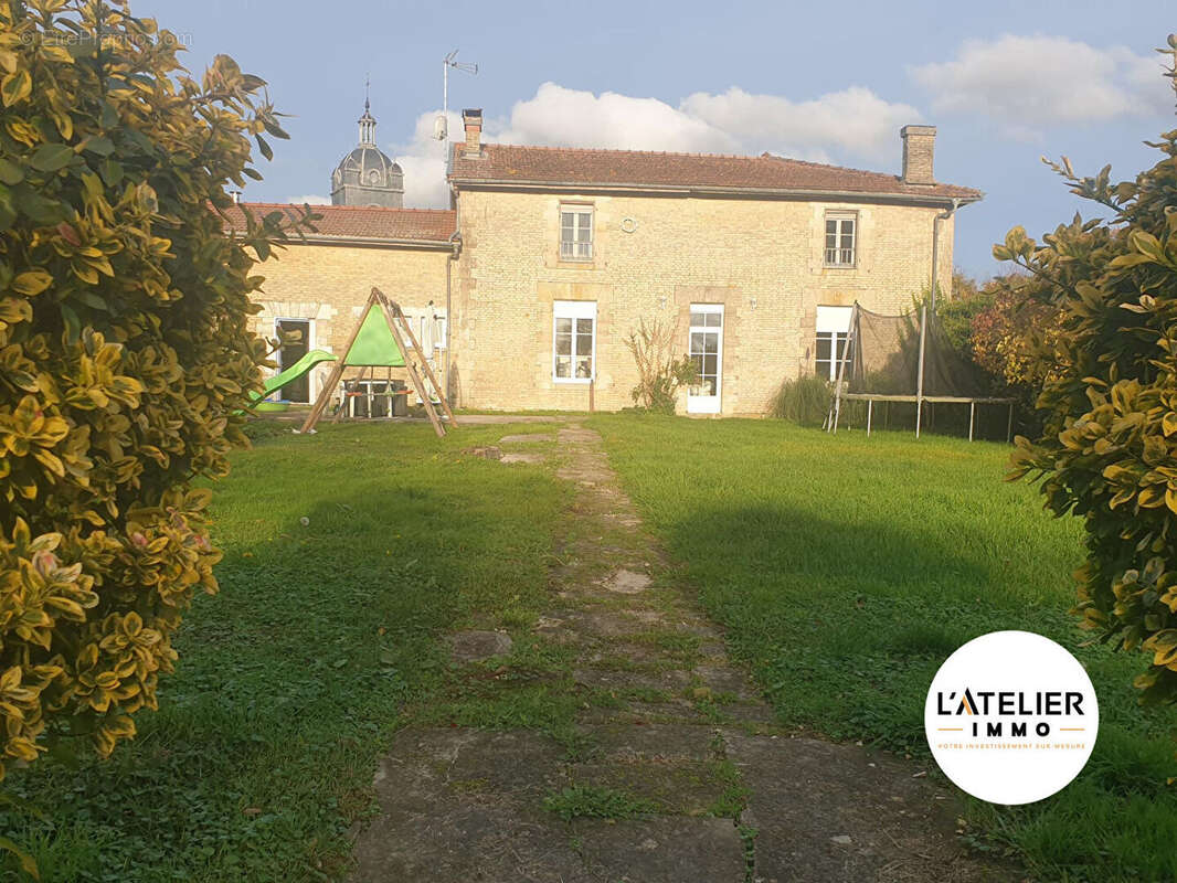 Maison à SAINT-MARD-SUR-LE-MONT