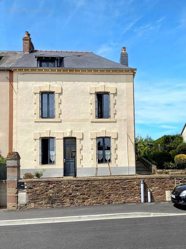 Maison à SILLE-LE-GUILLAUME