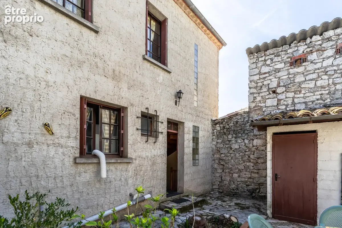 Maison de village en pierre avec jardin-cour et vue - photo 25