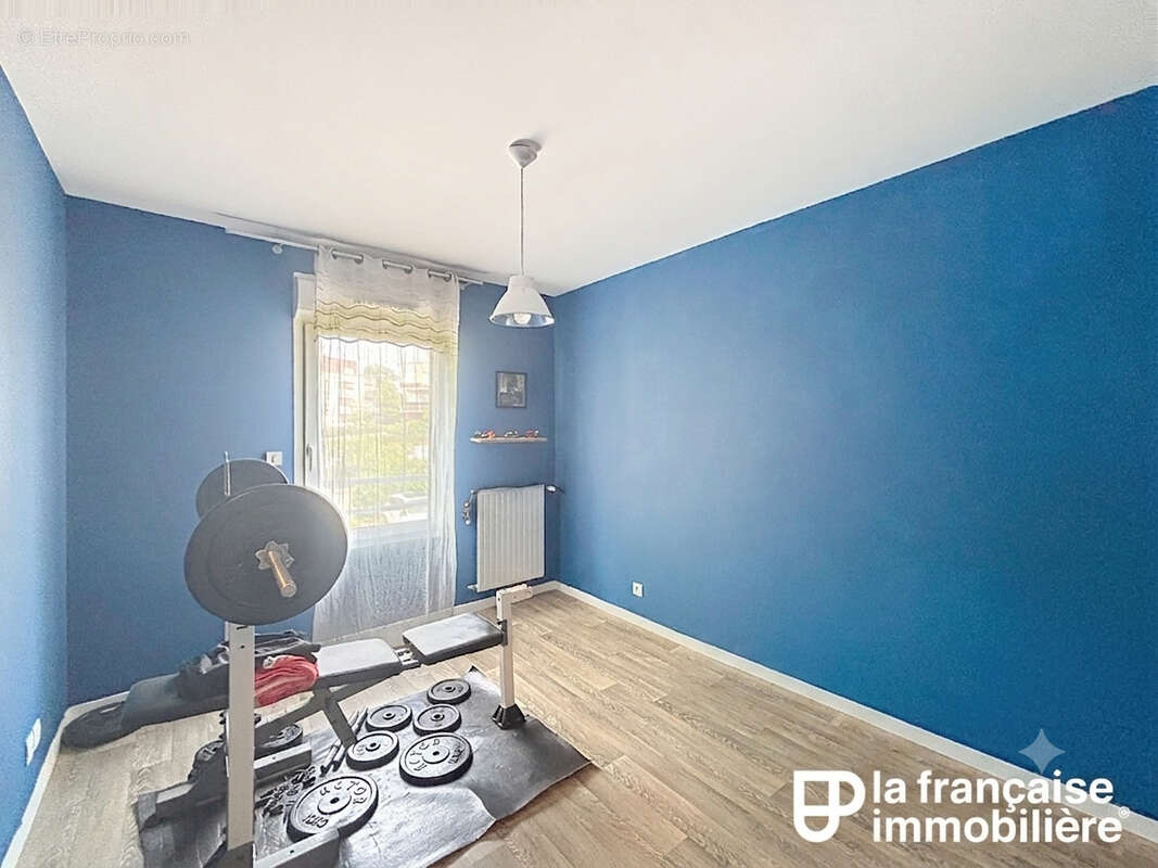 Appartement  duplex 82m²  -  3 chambres -  Garage fermé - Thorigné-Fouillard - photo 8
