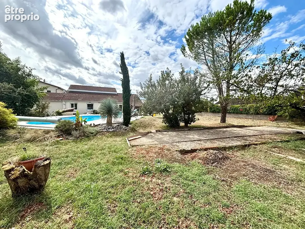 Maison Balan 6 pièces 173m2 sur un terrain de 1632m² avec piscine - photo 2