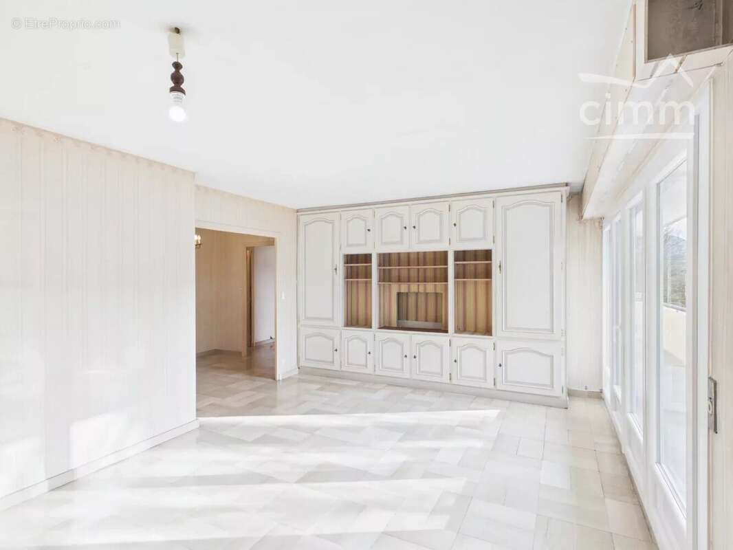 Appartement à MEYLAN