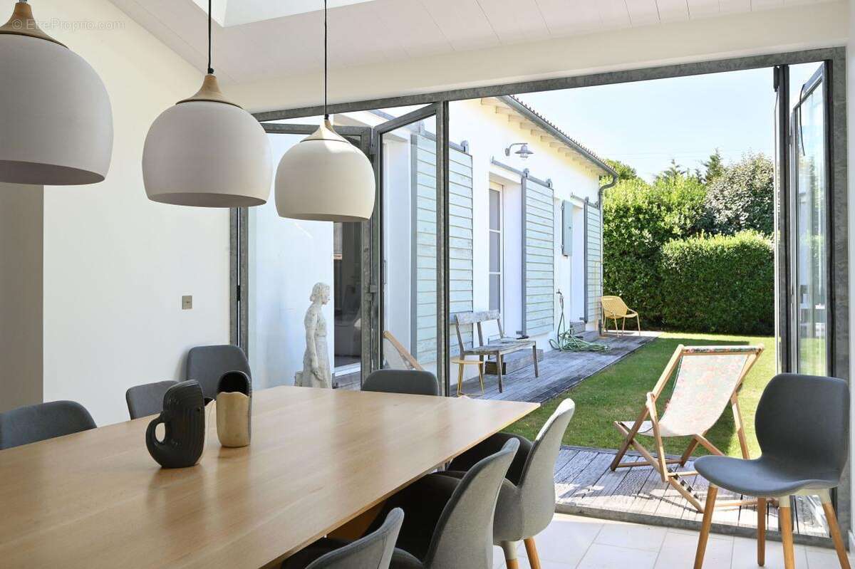 Maison à LES PORTES-EN-RE