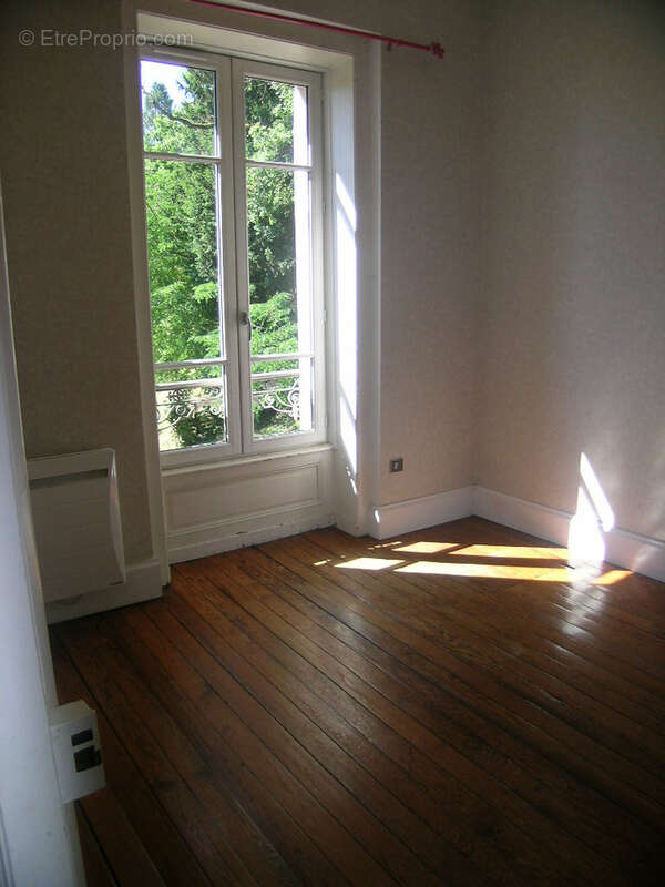 Maison à CHARBONNIERES-LES-BAINS