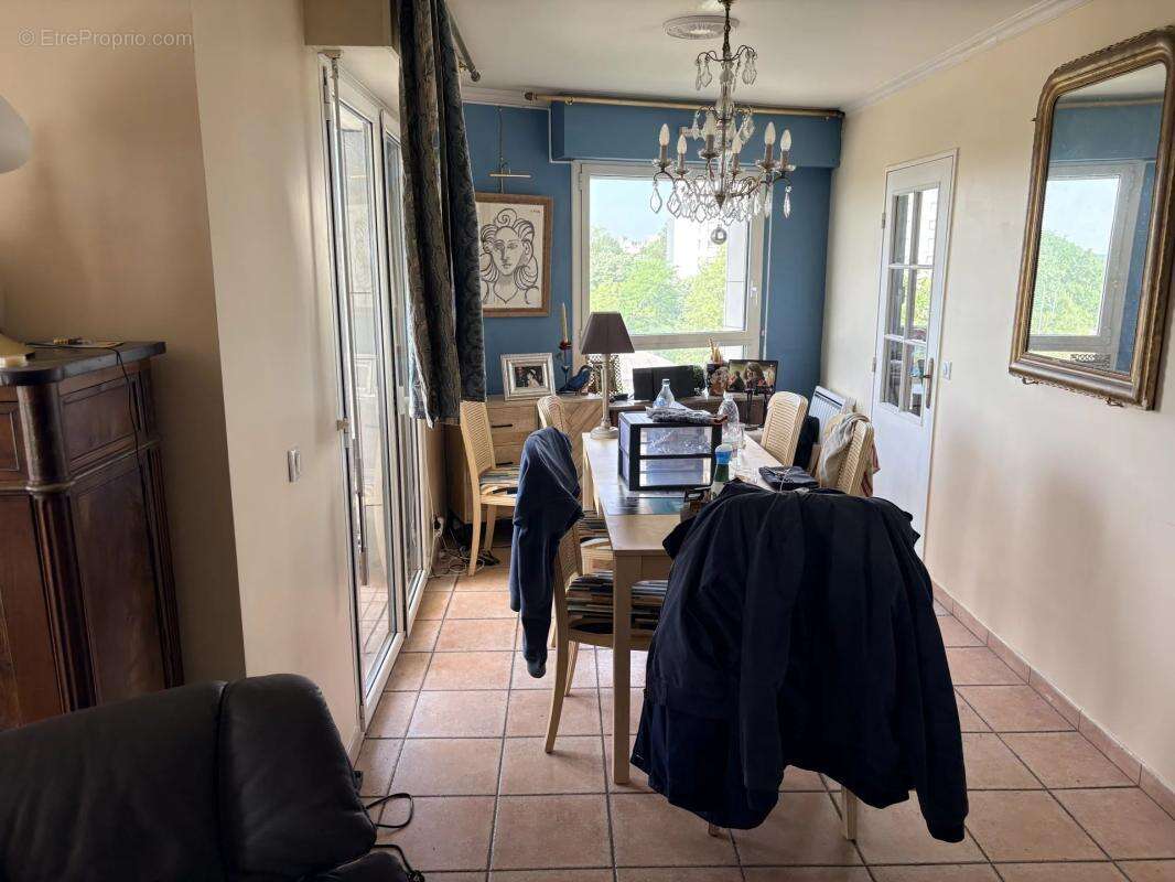 Appartement à MONTIGNY-LE-BRETONNEUX
