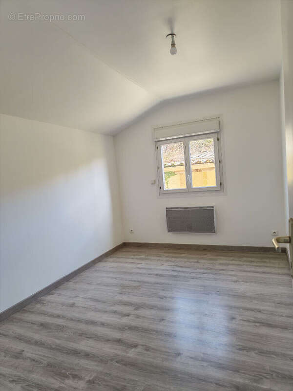 Maison à CHEVILLON-SUR-HUILLARD