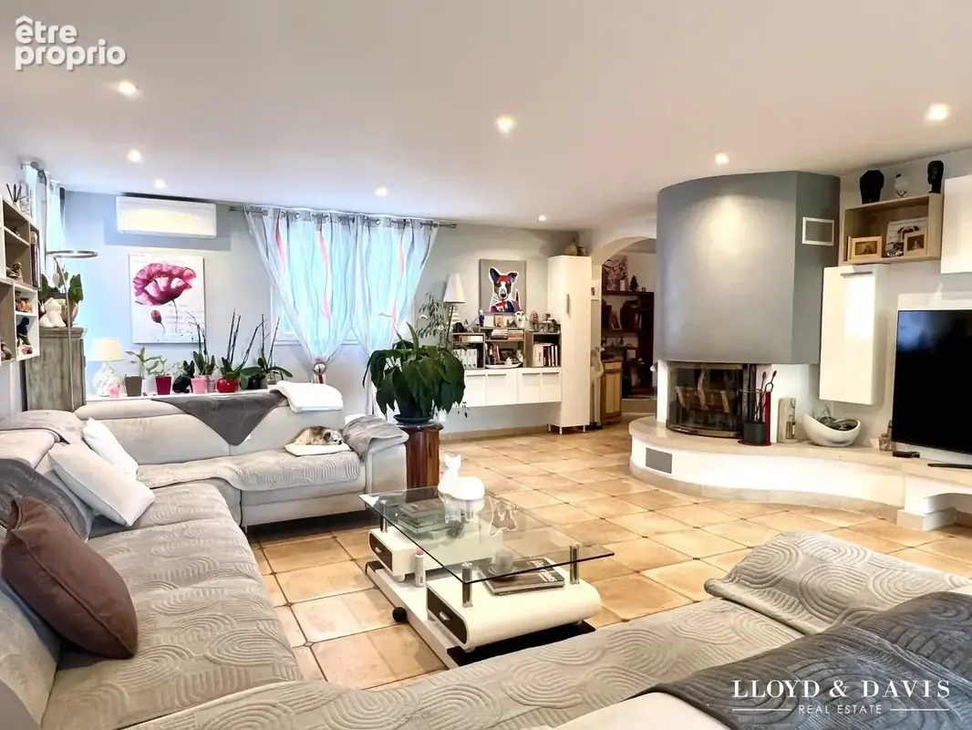 Maison 5 pièces 204 m² à vendre à Fayence (83440) - photo 4