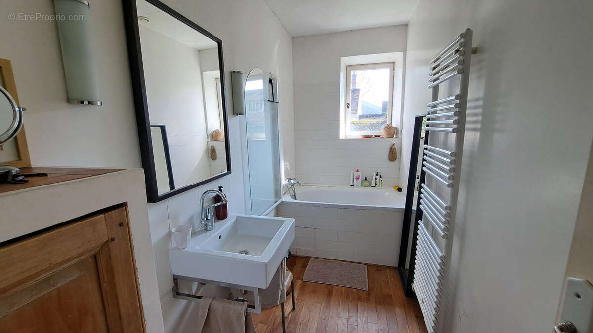 Maison à PONT-SUR-YONNE